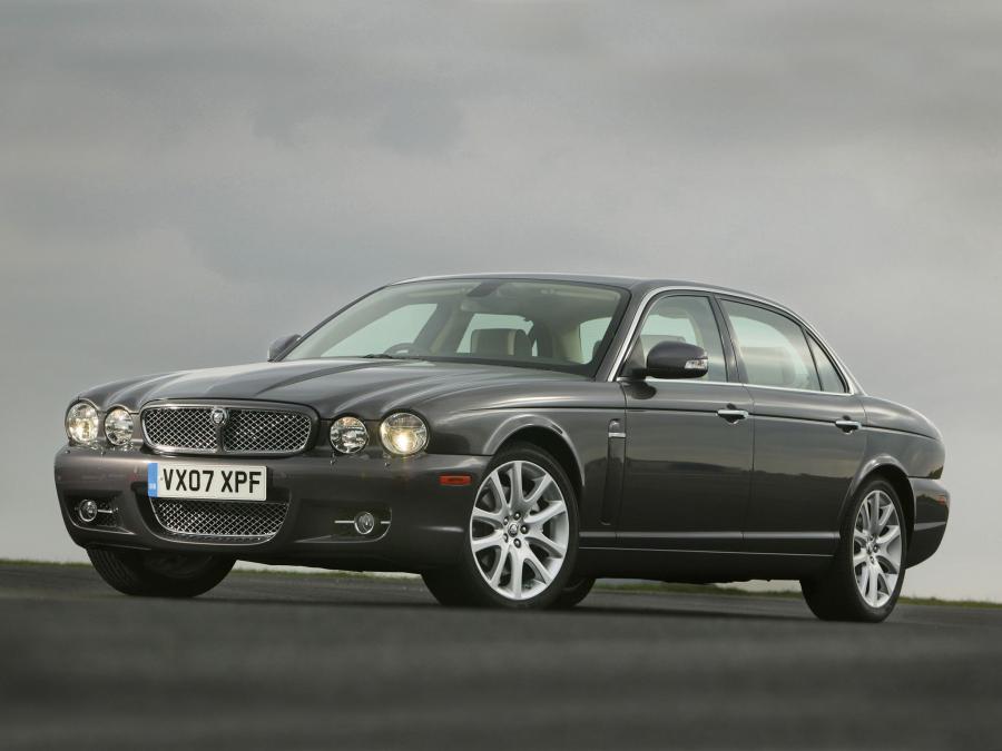 Jaguar XJ Sovereign 2007 года  (фото 10 из 13)